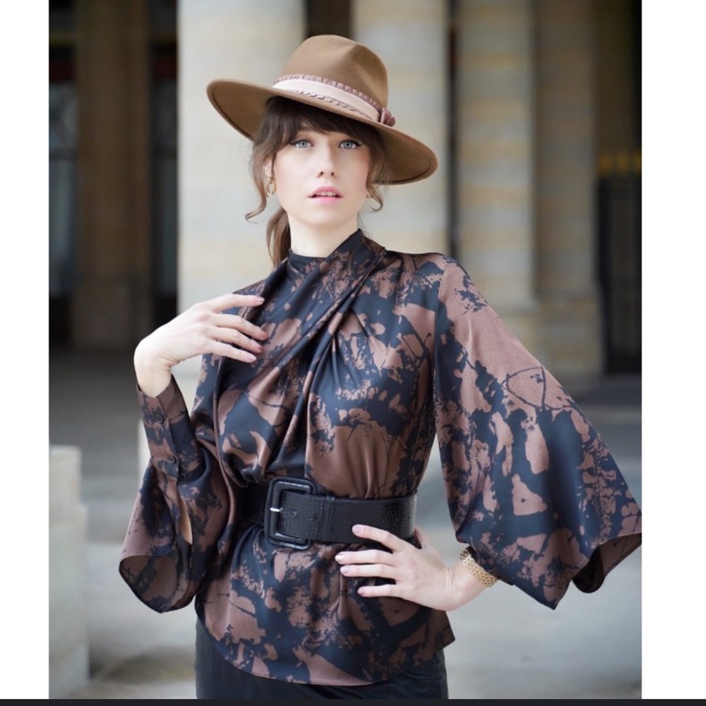 ZARA PRINTED BLOUSE WITH BOW - Picture 2 of 10